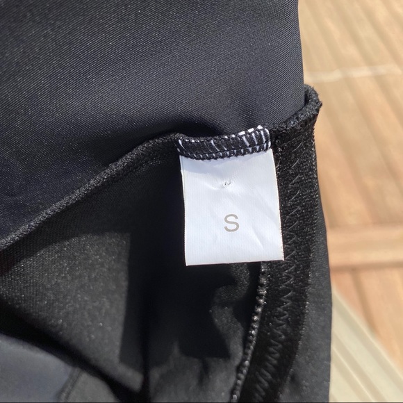 NWOT Halter Neck Scallop Trim One Piece Swimsuit - Picture 7 of 8